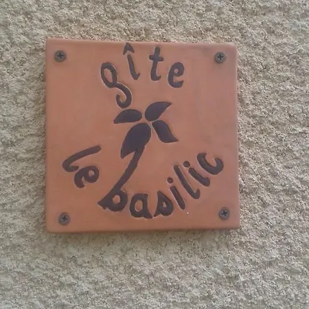 Basilic Avec Piscine En Sud Ardèche *
