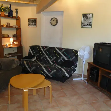 Basilic Avec Piscine En Sud Ardeche